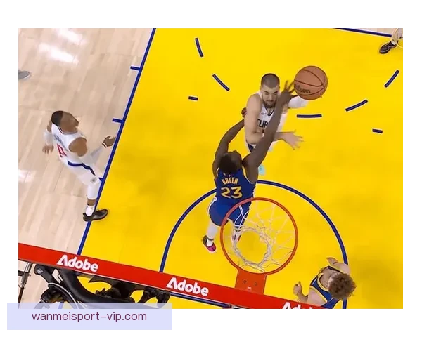 头被打肿也不算犯规祖巴茨回应裁判空接判罚记牢抡肘规则